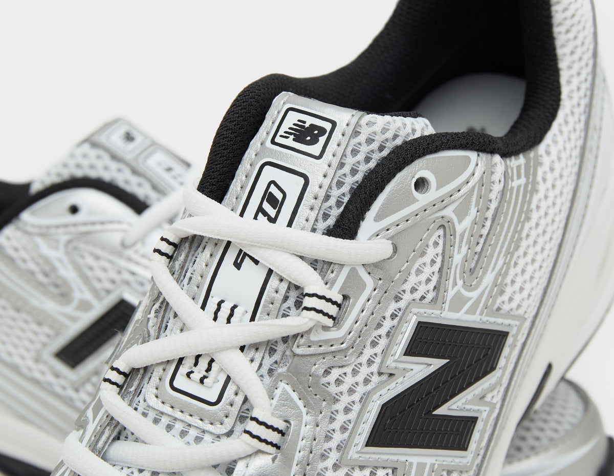 New Balance 740
