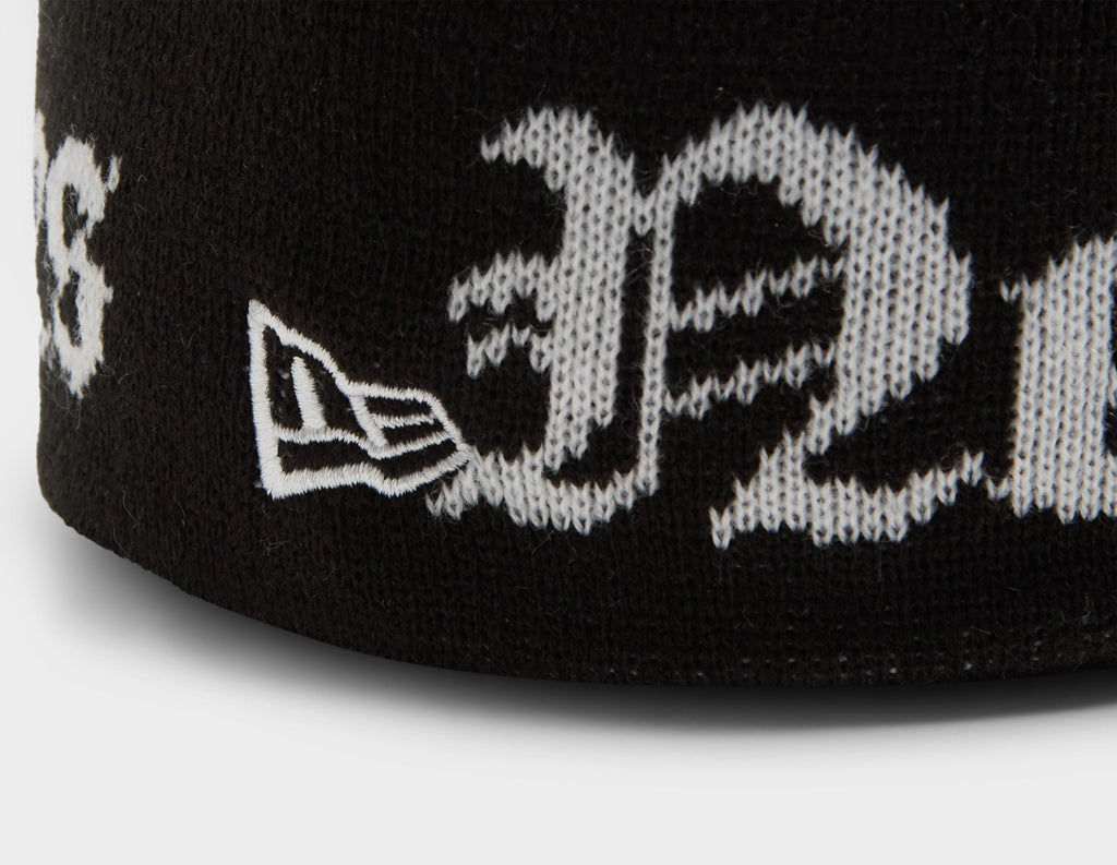 New Era New York Yankees MLB Script Skull Knit Beanie