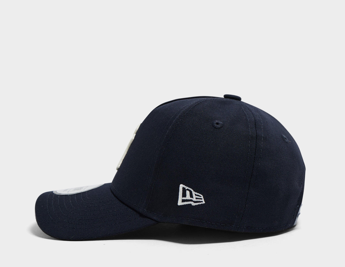 New Era MLB New York Yankees 9FORTY Mythical Cap